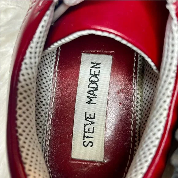 Steve Madden Sneakers—size 7 (leather upper)

Retro style - Picture 7 of 8
